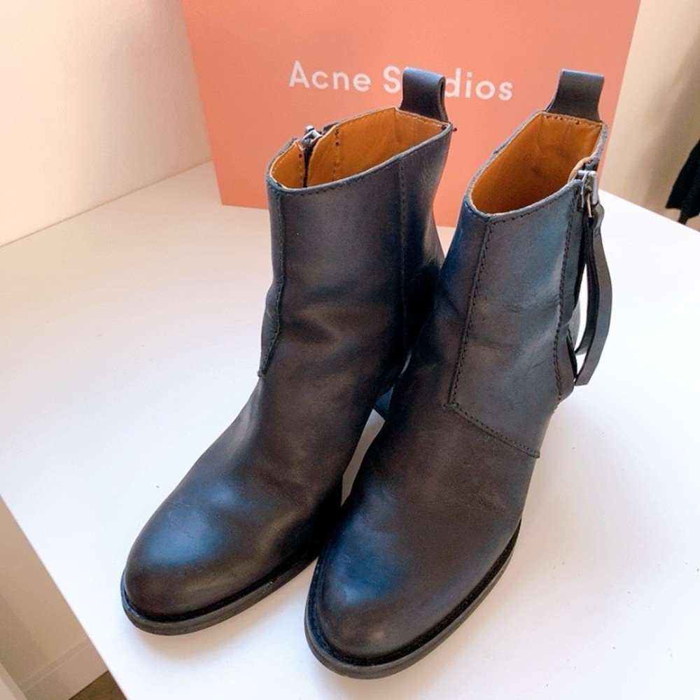 Pistol Boots